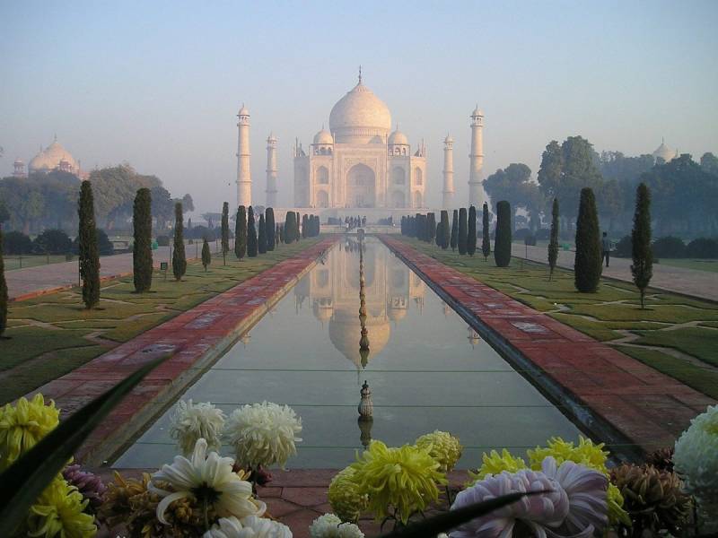 Places to Visit on Valentine's Day Taj Mahal