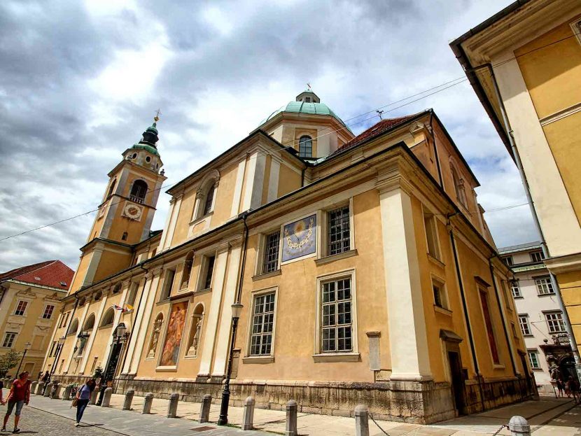 Top 10 things to do in Ljubljana St. Nicholas Cathedral