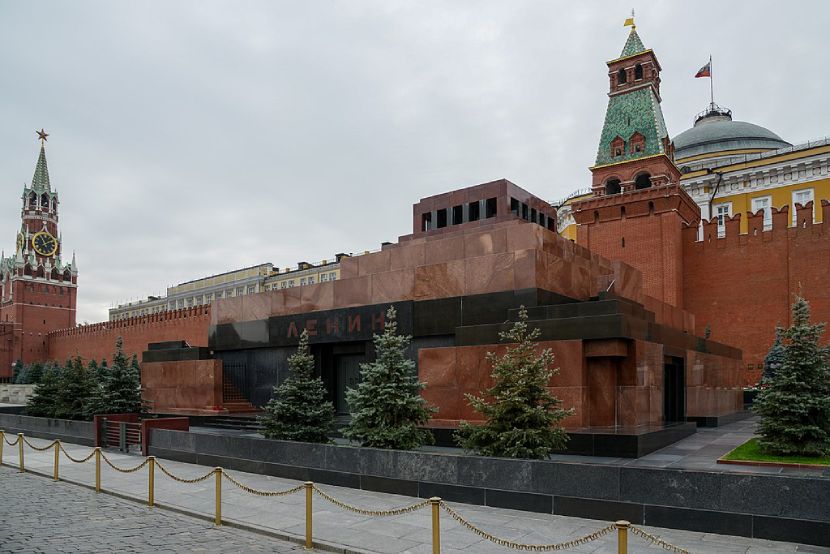 A Quick Guide to Moscow Lenin's Mausoleum