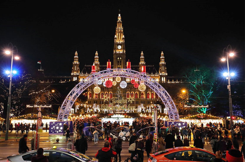 Best Things to Do in Vienna This Christmas: Visit the Main Christmas Market — Christkindlmarkt Rathausplatz