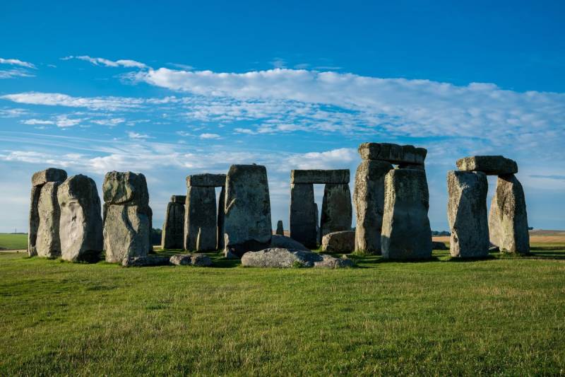 Best Places to Visit in the United Kingdom: Stonehenge — the most famous ancient site in England