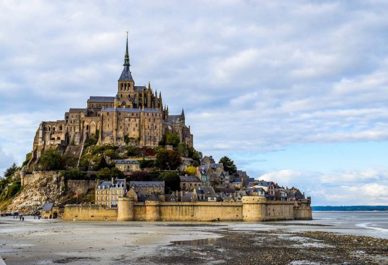 8 Facts About the Medieval Village Mont Saint Michel – Cultural